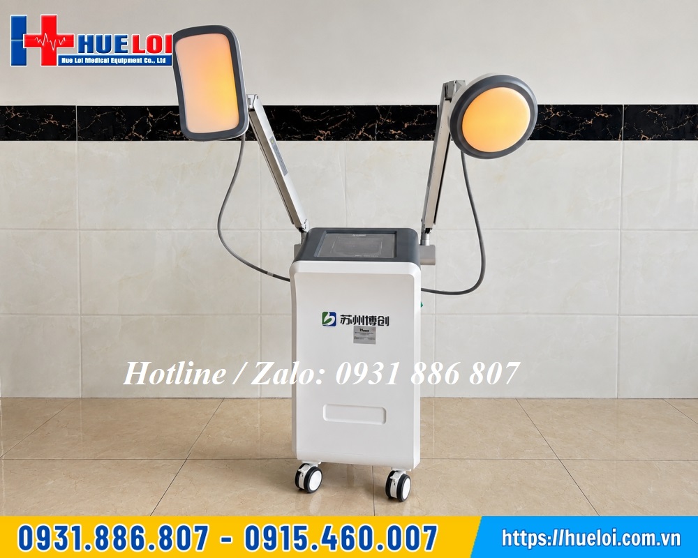 huê lợi bàn giao máy vi sóng trị liệu cho khách hàng