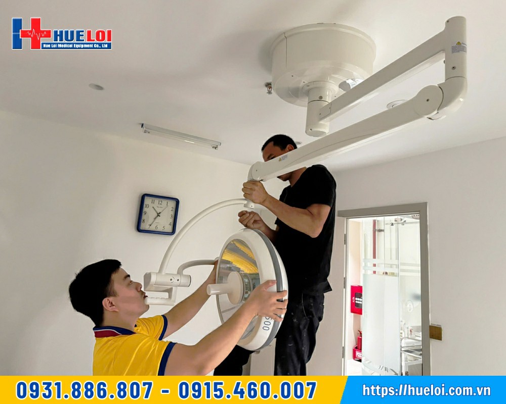 lắp đặt đèn mổ treo trần