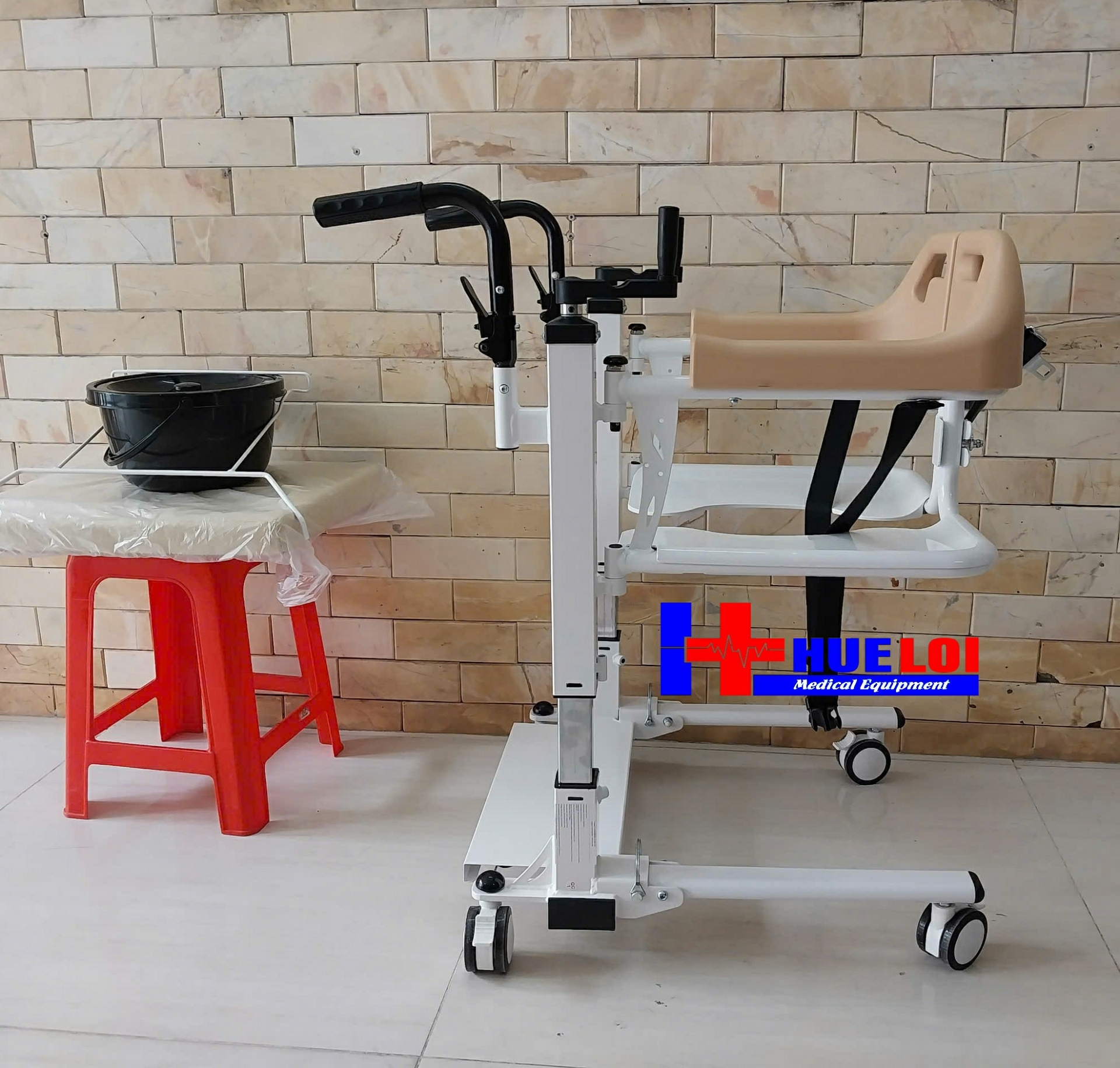 giá bán xe lăn ghép mảnh nâng hạ bằng tay quay